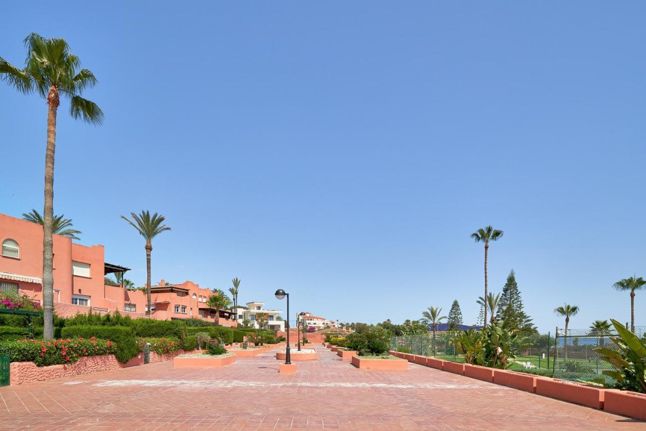 Sea Suite Beachfront Марбелья Экстерьер фото